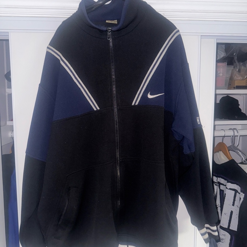 Nike Men's Zip-Up Sweater in Black and Navy NIKE vinatage Large